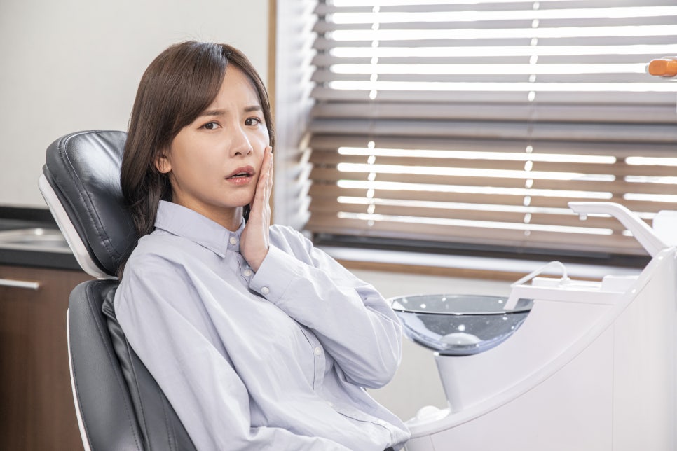 정자역 치과에서 알려드리는 잇몸 붓는 이유
