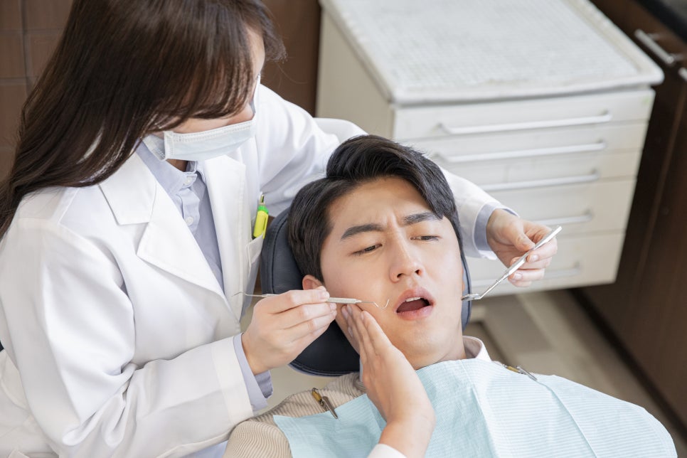 정자역 잇몸통증, 손상된 잇몸이 보내는 신호!